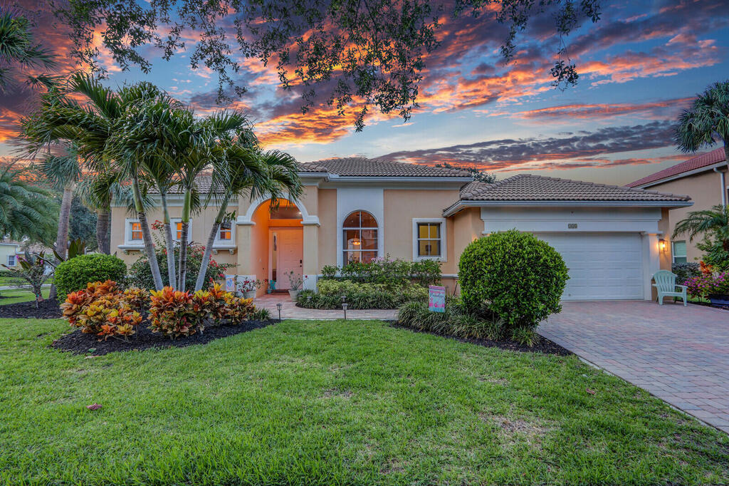 146 Magnolia Way, Tequesta, FL 33469
