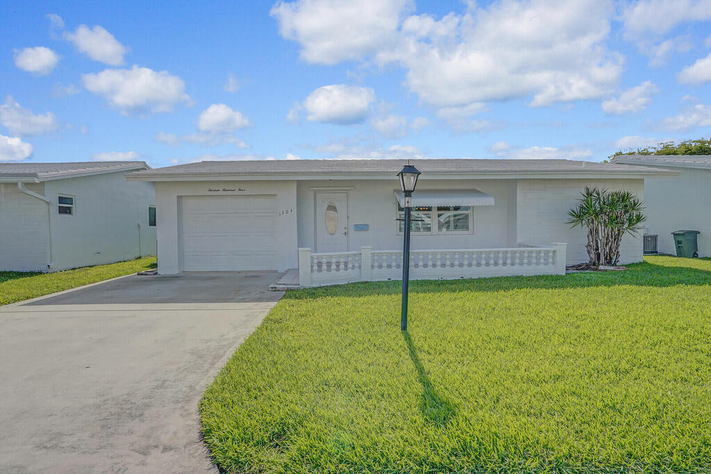1304 23rd Street, Boynton Beach, FL 33426