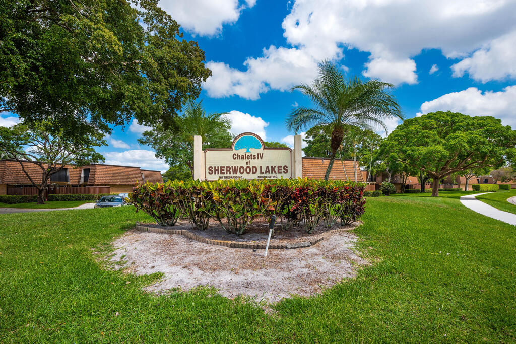 2205 22nd Lane, Greenacres, FL 33463