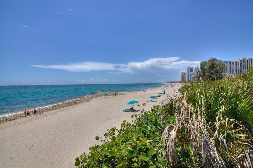 4000 Ocean Drive, Singer Island, FL 33404
