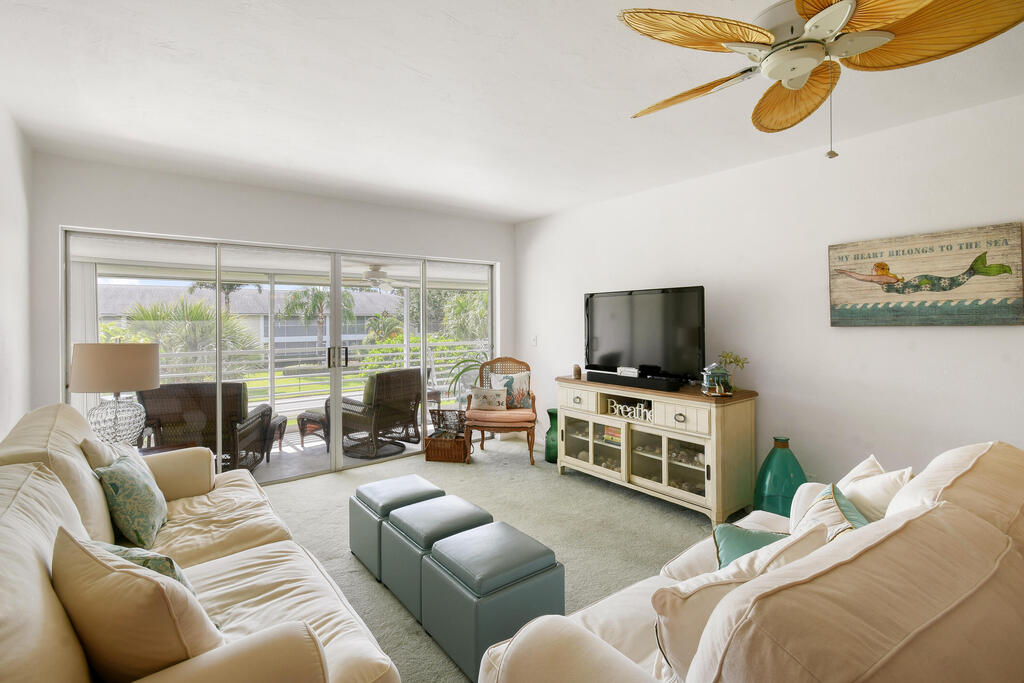 4 Garden Street, Tequesta, FL 33469