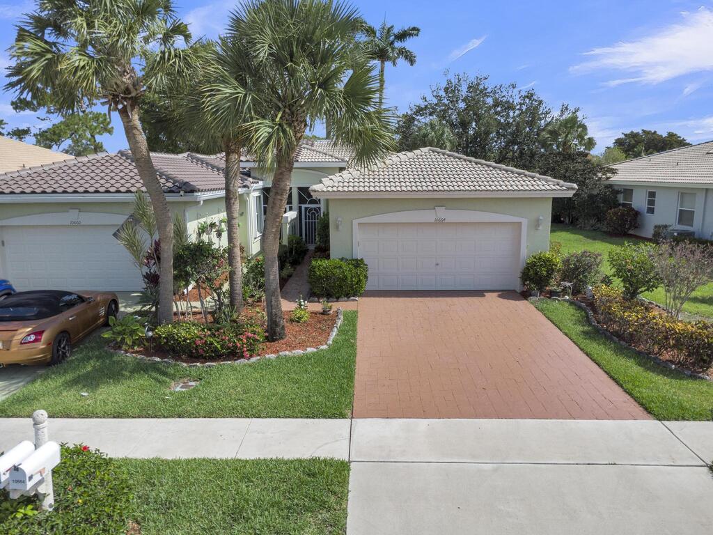 10664 Royal Caribbean Circle, Boynton Beach, FL 33437