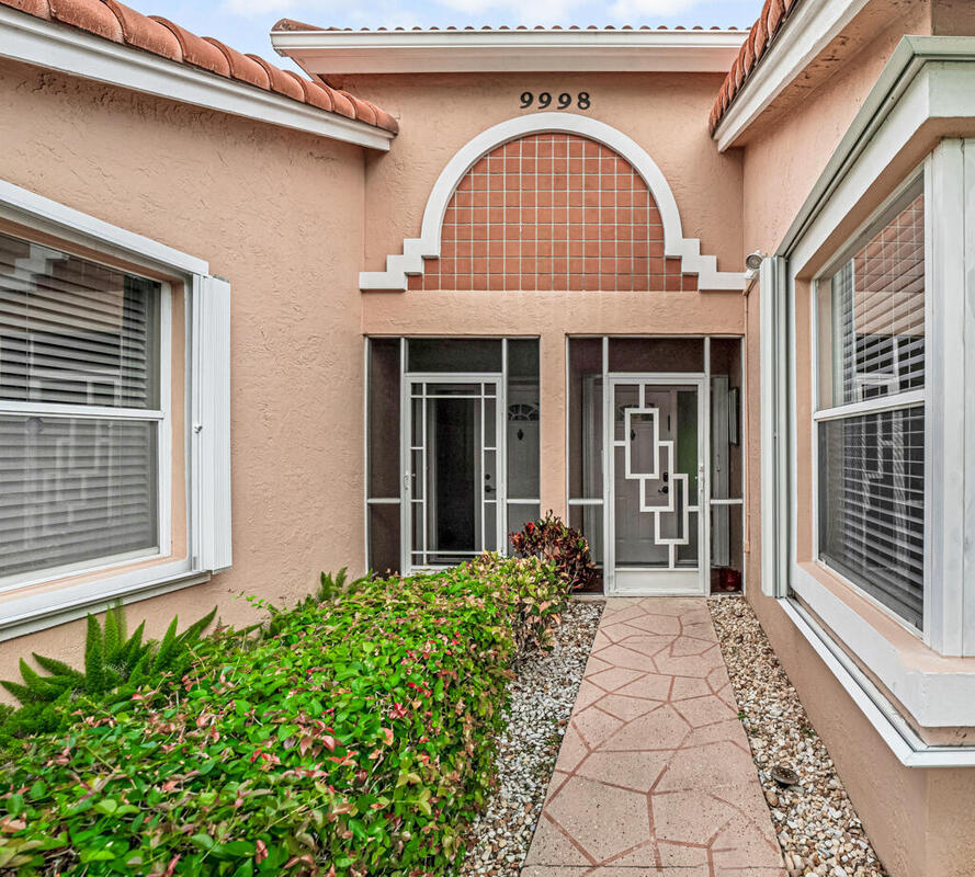 9998 Seacrest Circle, Boynton Beach, FL 33437