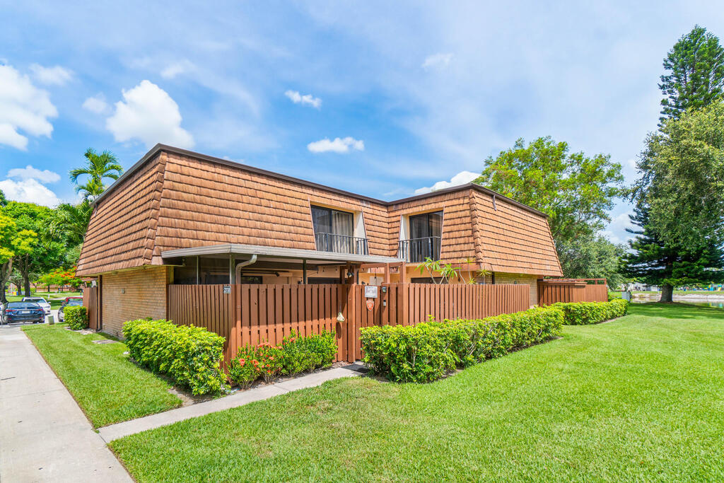 2118 21st Lane, Greenacres, FL 33463