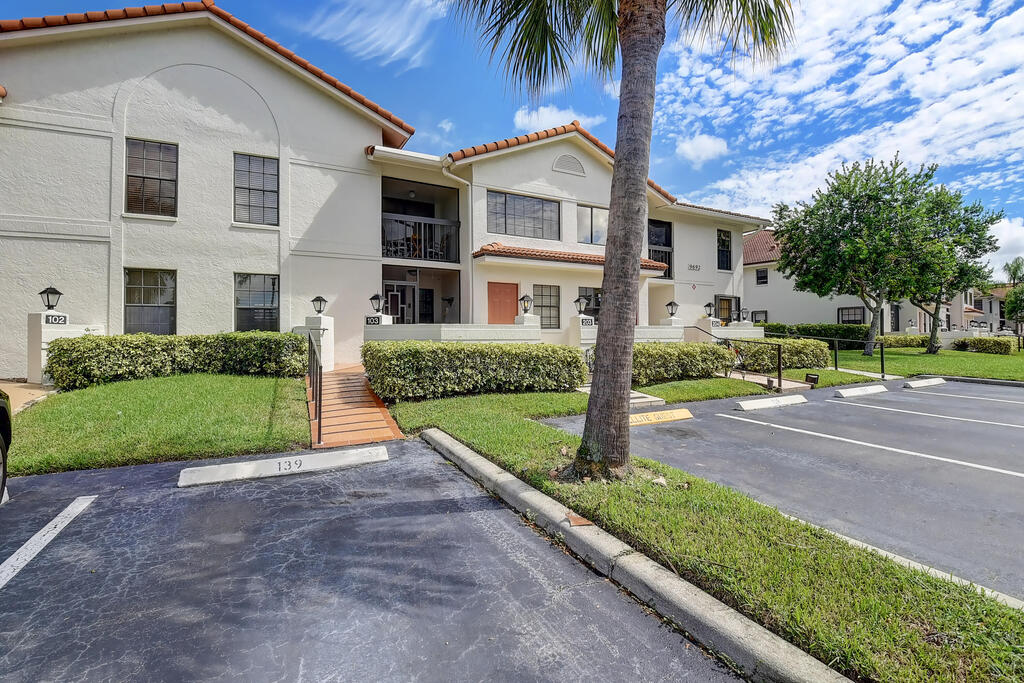 9692 Sills Drive, Boynton Beach, FL 33437