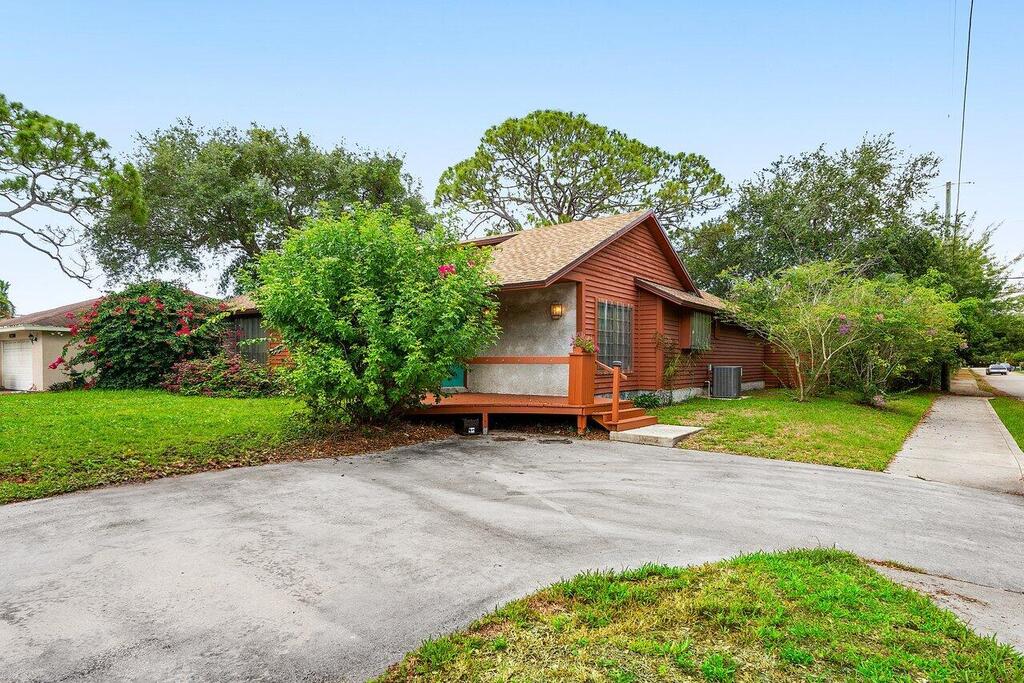4744 Dolphin Drive, Lake Worth, FL 33463
