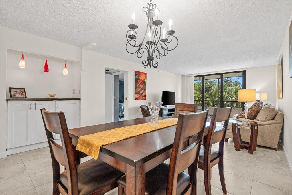 2070 Homewood Boulevard, Delray Beach, FL 33445
