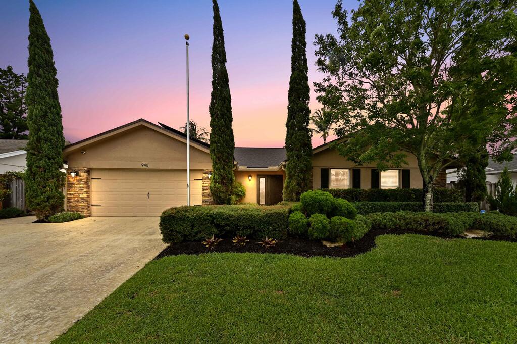 946 10th Street, Boynton Beach, FL 33426