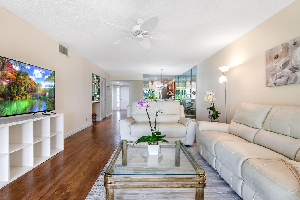 7284 Clunie Place, Delray Beach, FL 33446