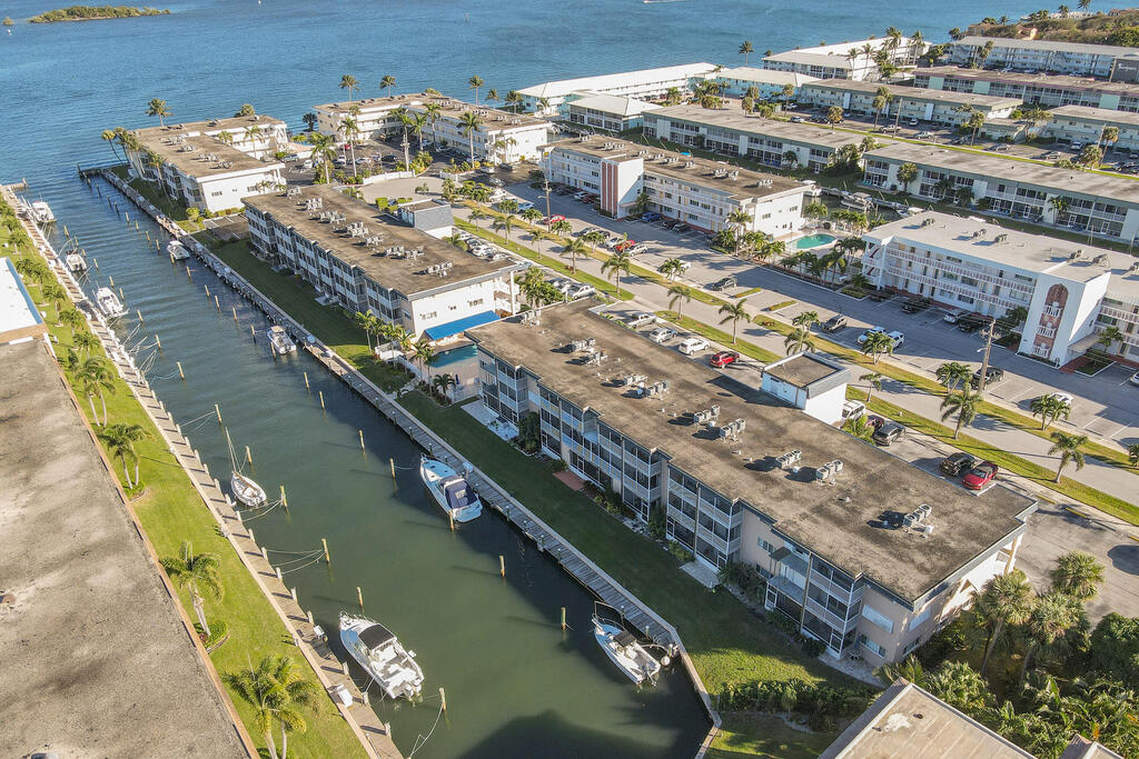 131 Doolen Court, North Palm Beach, FL 33408