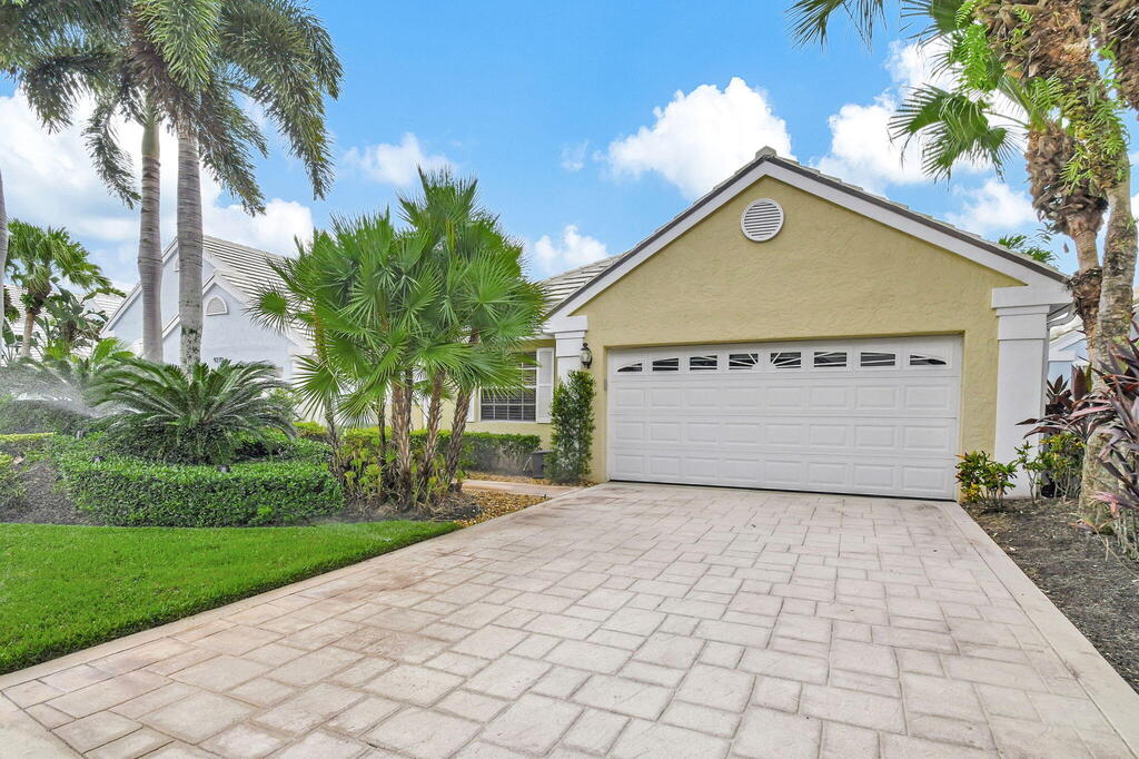 9278 Heathridge Drive, West Palm Beach, FL 33411