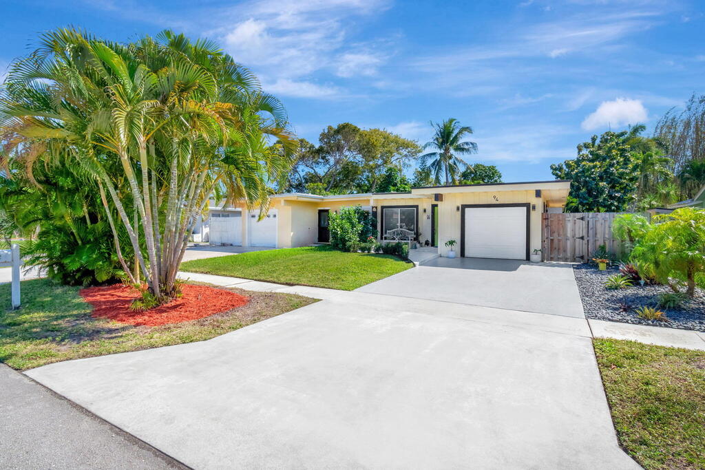 94 Palamino Circle, Boca Raton, FL 33487