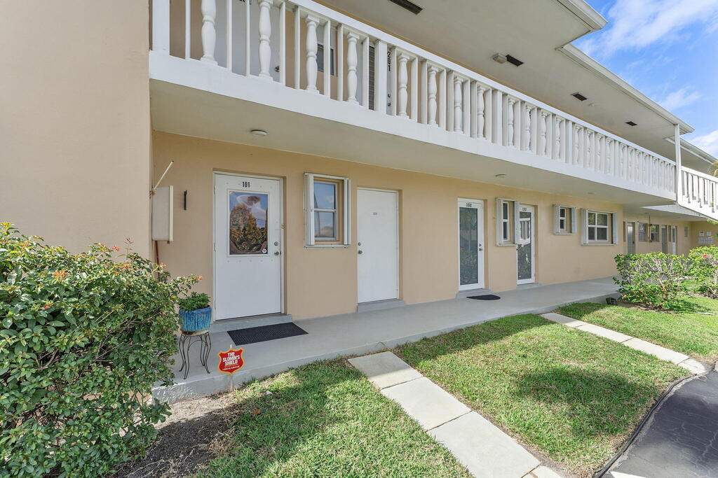 2161 1st Court, Boynton Beach, FL 33435