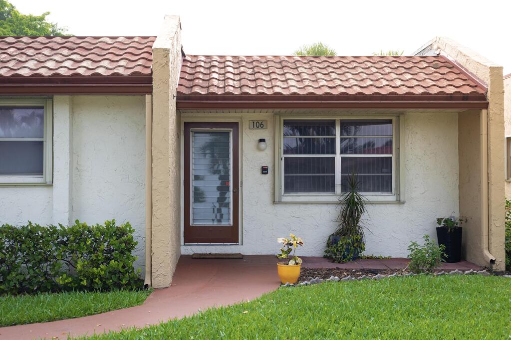 106 Lake Helen Drive, West Palm Beach, FL 33411