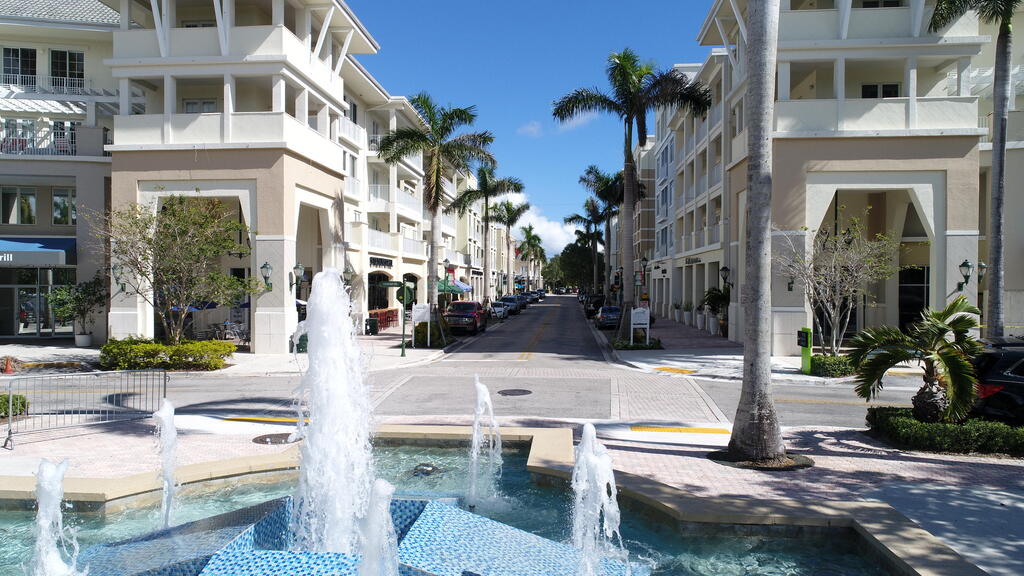 1203 Town Center 207 Drive, Jupiter, FL 33458