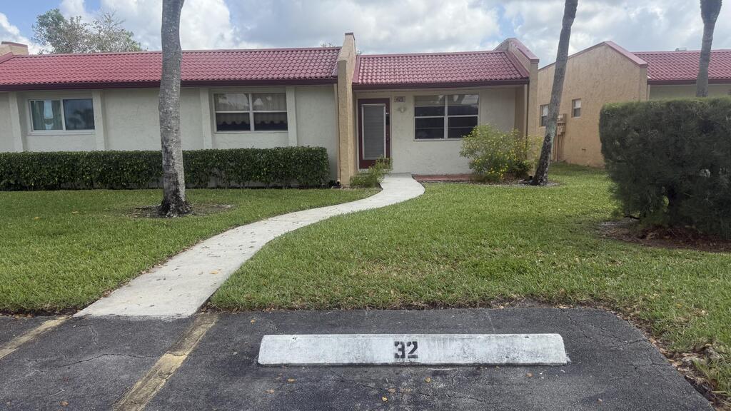 425 Lake Helen Drive, West Palm Beach, FL 33411