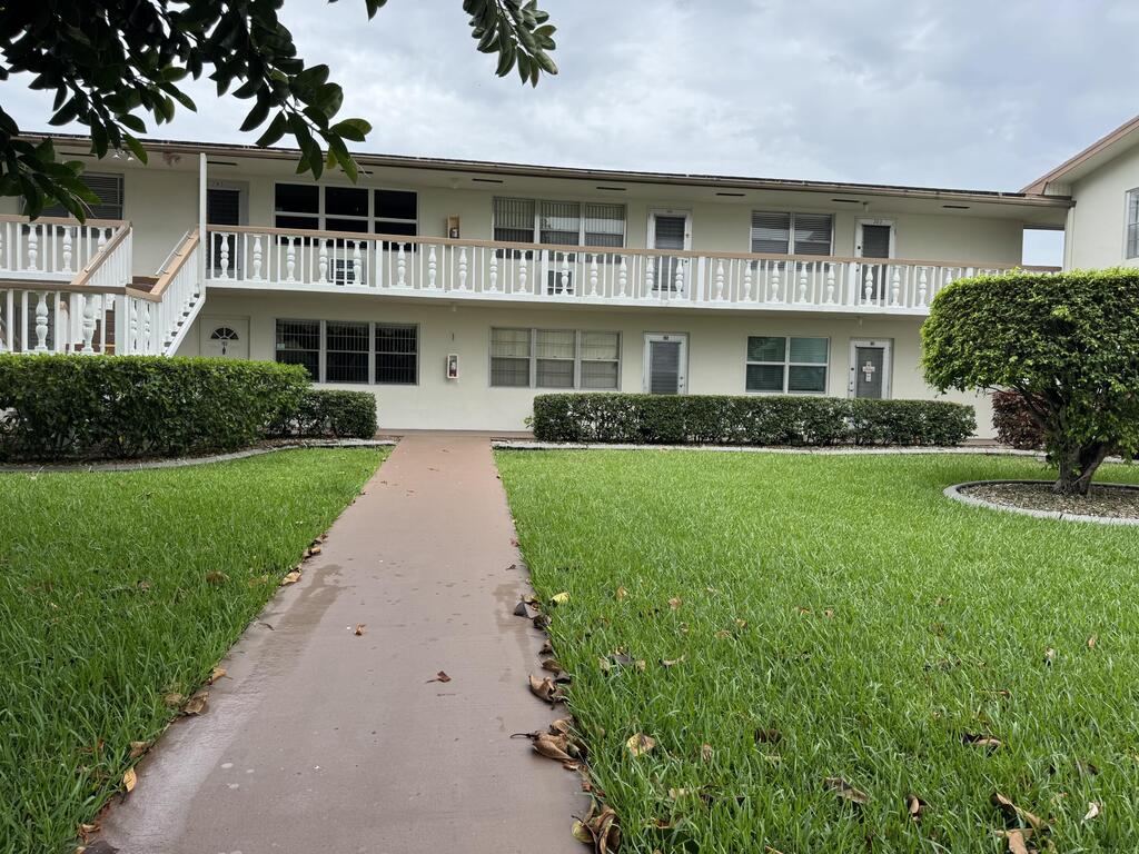 203 Windsor I , West Palm Beach, FL 33417