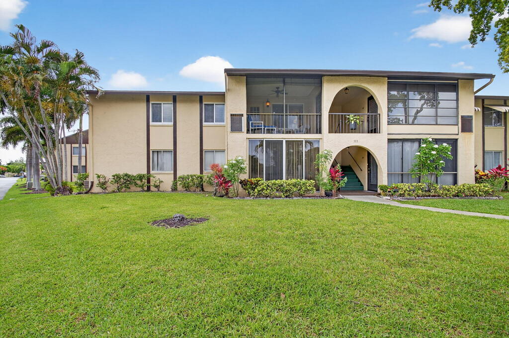 335 Pine Ridge Circle, Greenacres, FL 33463