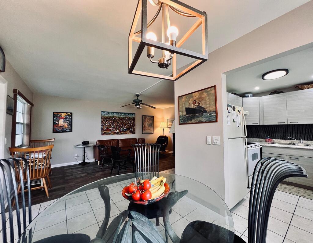 104 Cambridge , West Palm Beach, FL 33417