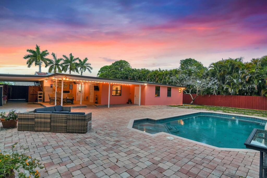 121 Arch Drive, Lake Worth, FL 33467