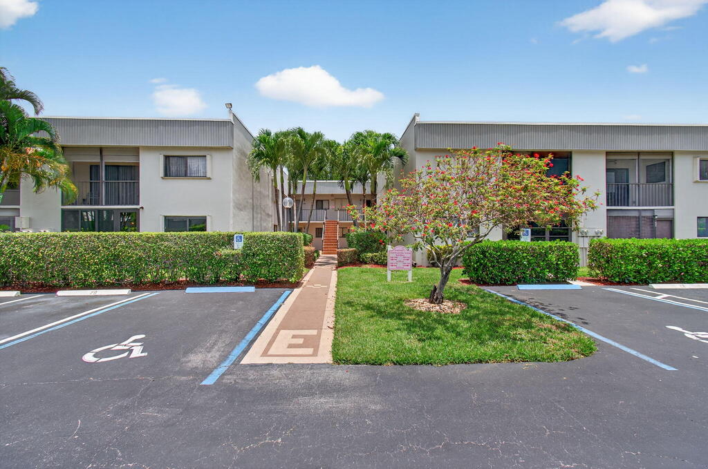 15450 Pembridge Avenue, Delray Beach, FL 33484