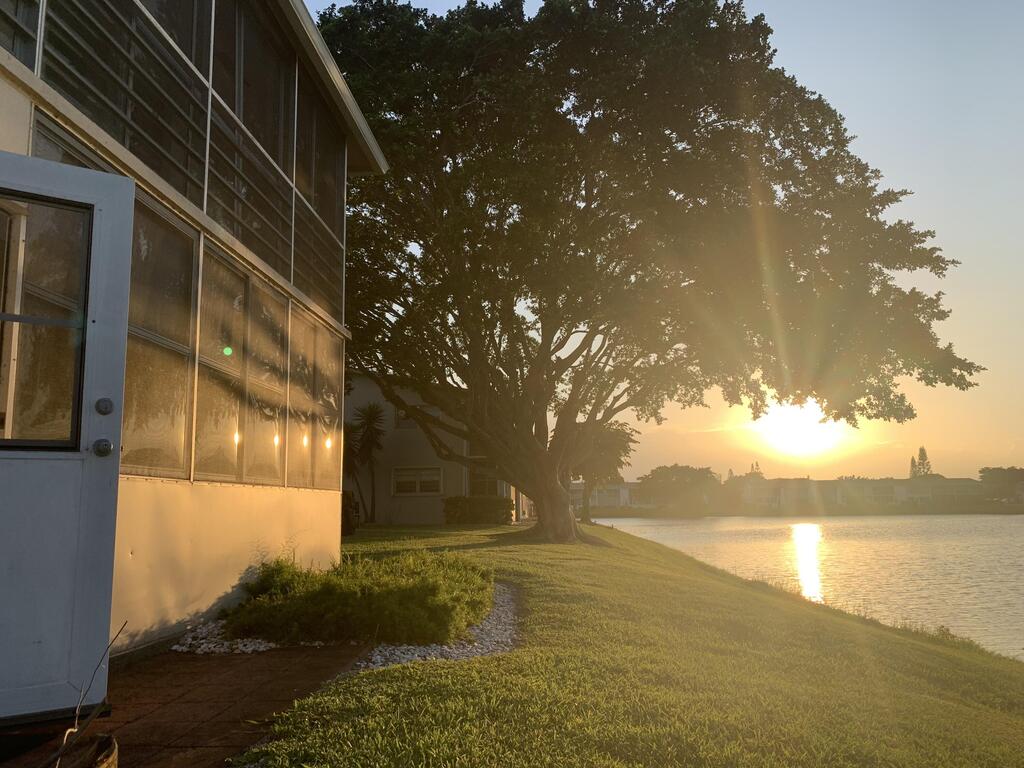 76 Chatham D , West Palm Beach, FL 33417