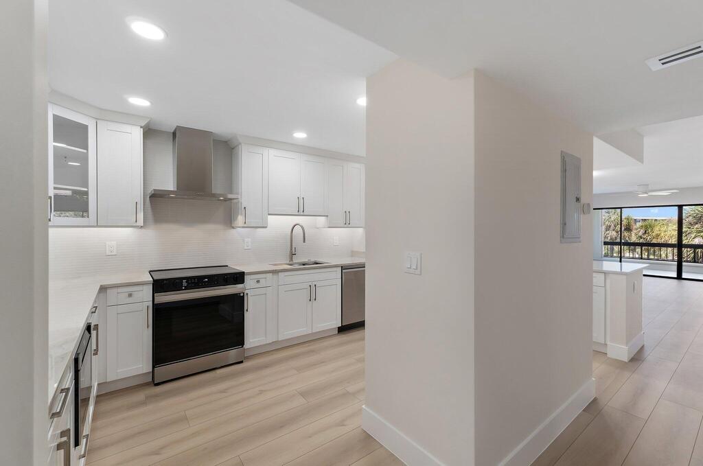 1030 Us Highway One , North Palm Beach, FL 33408