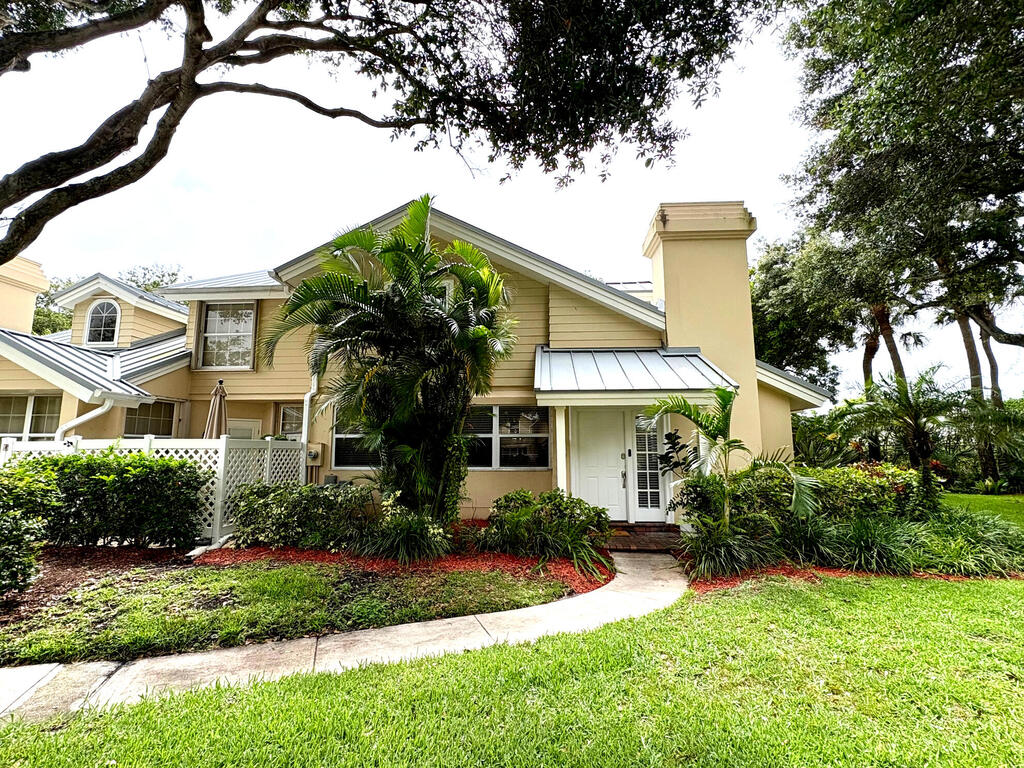 704 Bradford Court, Boynton Beach, FL 33436