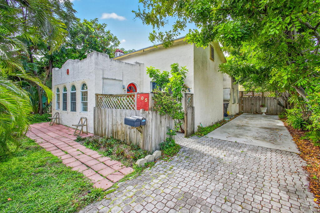 705 Lytle Street, West Palm Beach, FL 33405