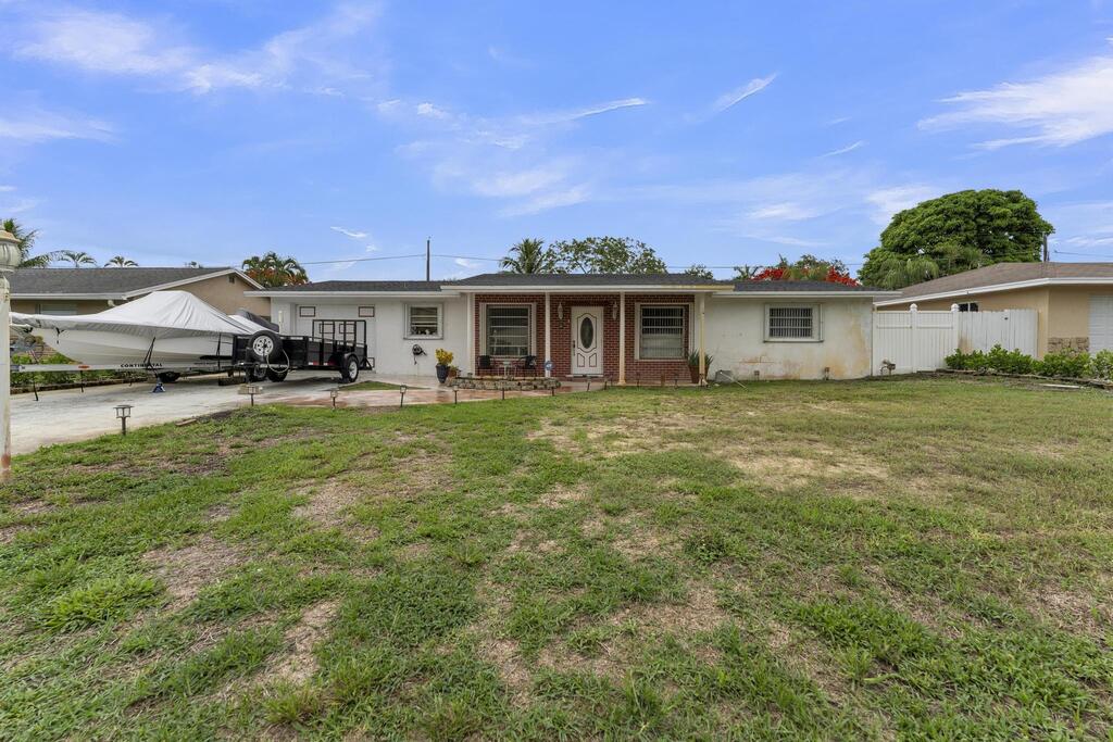 2745 Cambridge Road, Lake Worth, FL 33462