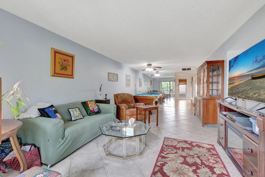 15401 Pembridge Avenue, Delray Beach, FL 33484