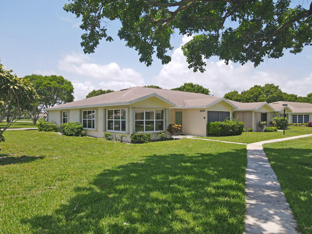 5229 Lakefront Boulevard, Delray Beach, FL 33484
