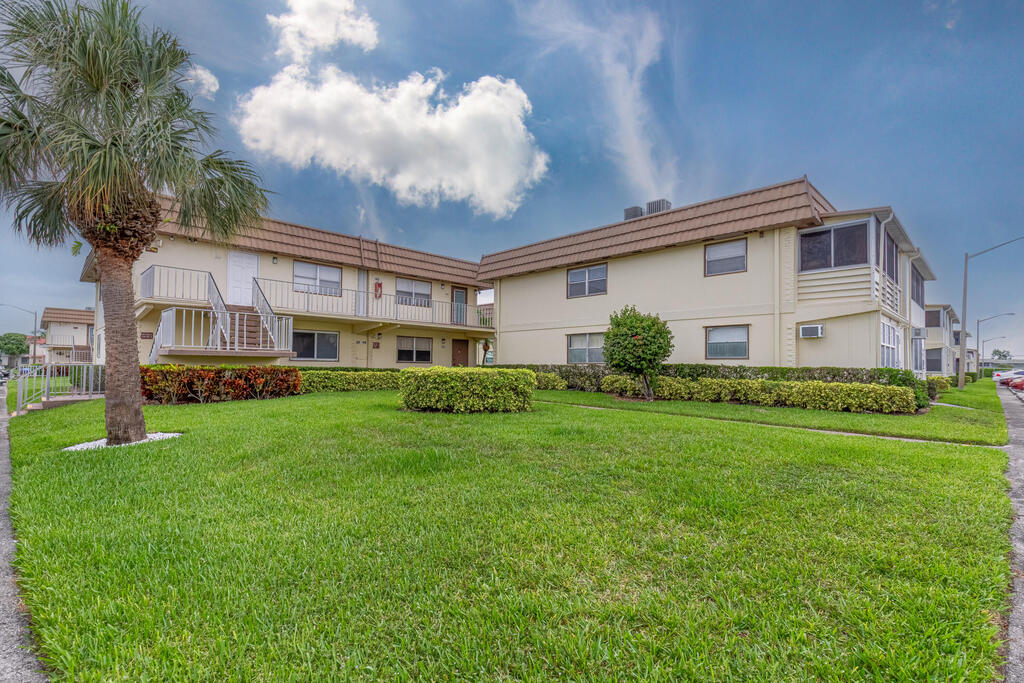 141 Saxony  Blk C Terrace, Delray Beach, FL 33446