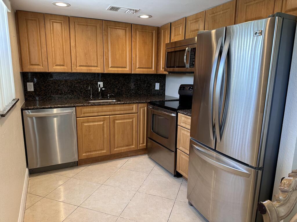 433 Saxony J Way, Delray Beach, FL 33446