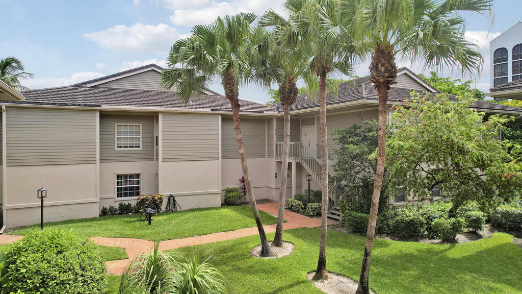 7599 Cinebar Drive, Boca Raton, FL 33433