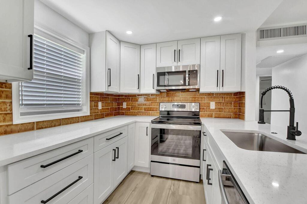216 Flanders E , Delray Beach, FL 33484