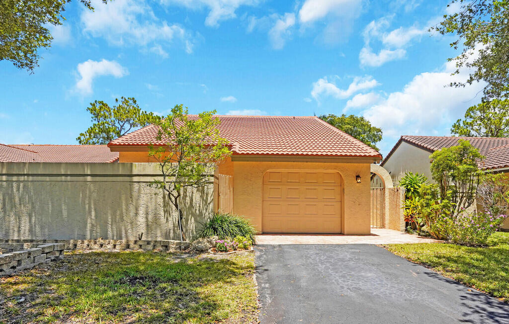 1150 22nd Avenue, Delray Beach, FL 33445