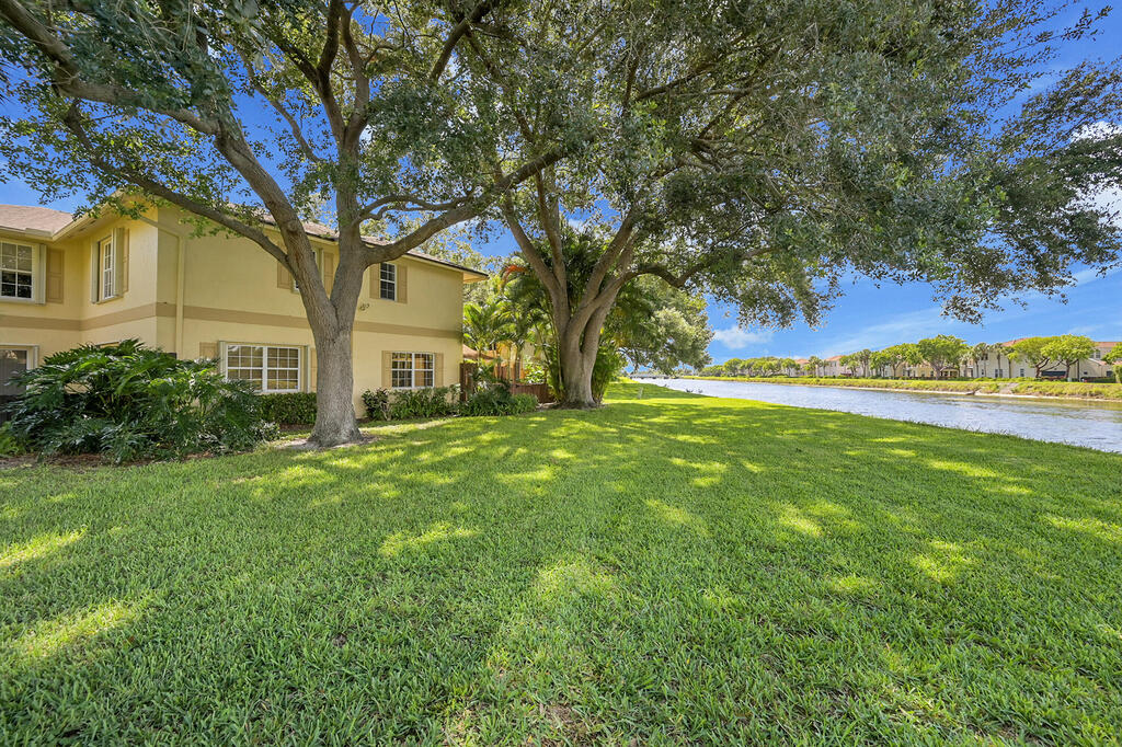 2934 22 Circle, Delray Beach, FL 33445
