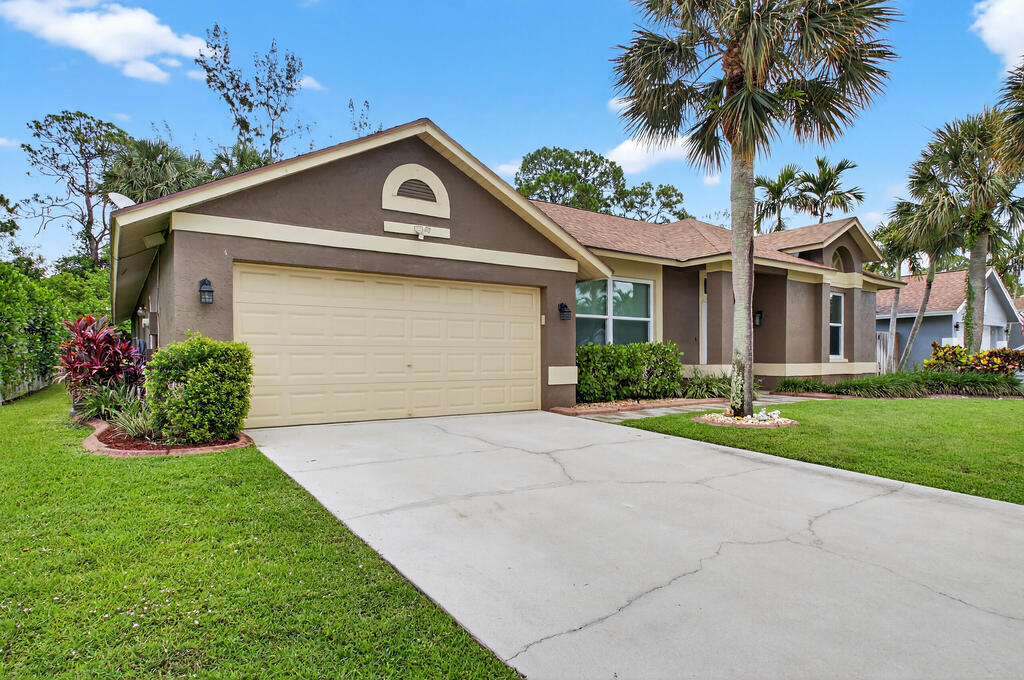 3771 Woods Walk Boulevard, Lake Worth, FL 33467