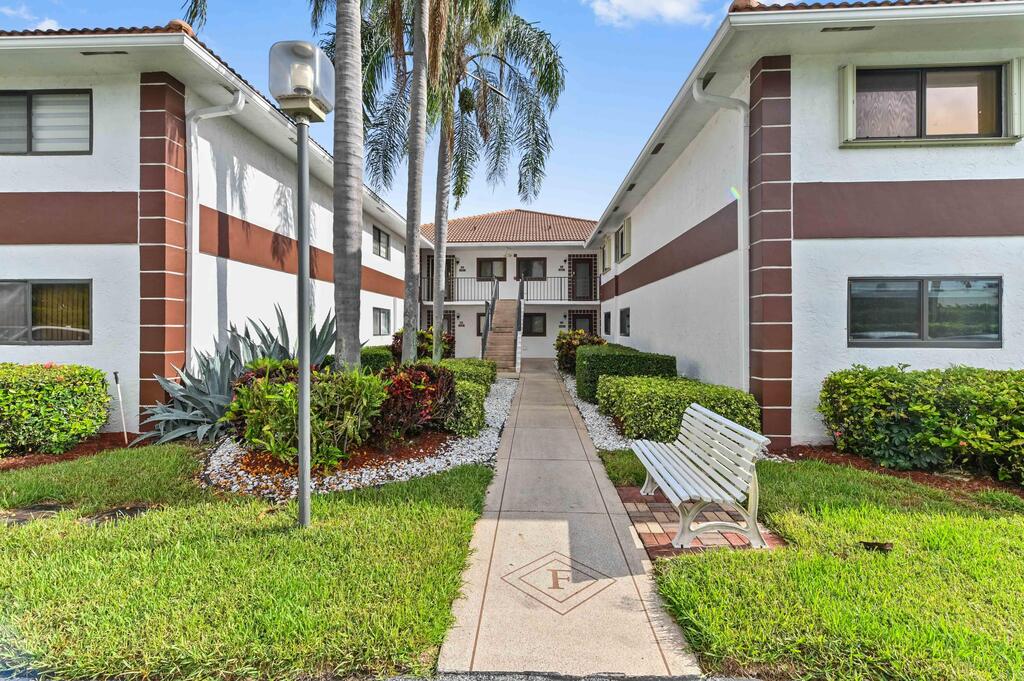 15451 Pembridge Drive, Delray Beach, FL 33484