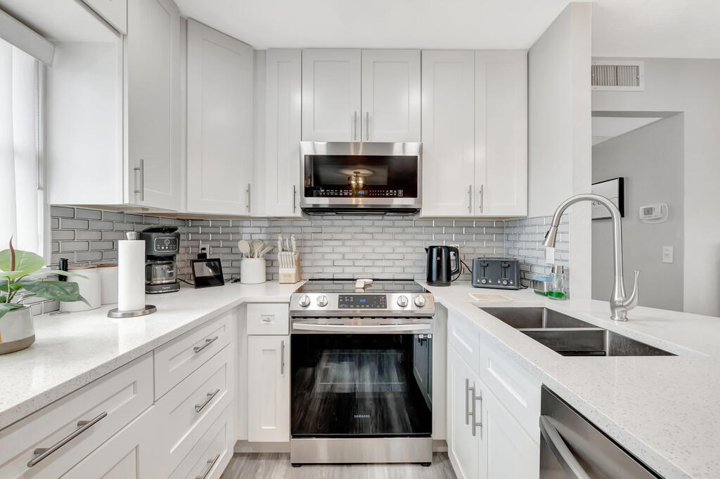 313 Saxony , Delray Beach, FL 33446
