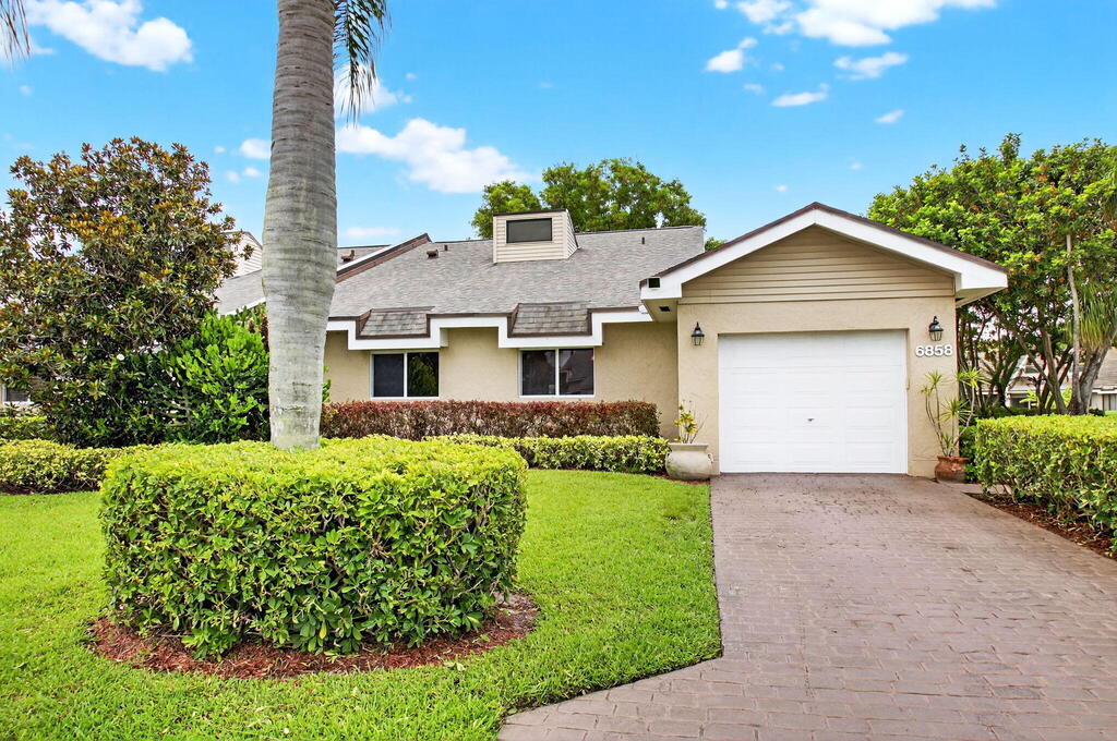 6858 Fountains Circle, Lake Worth, FL 33467