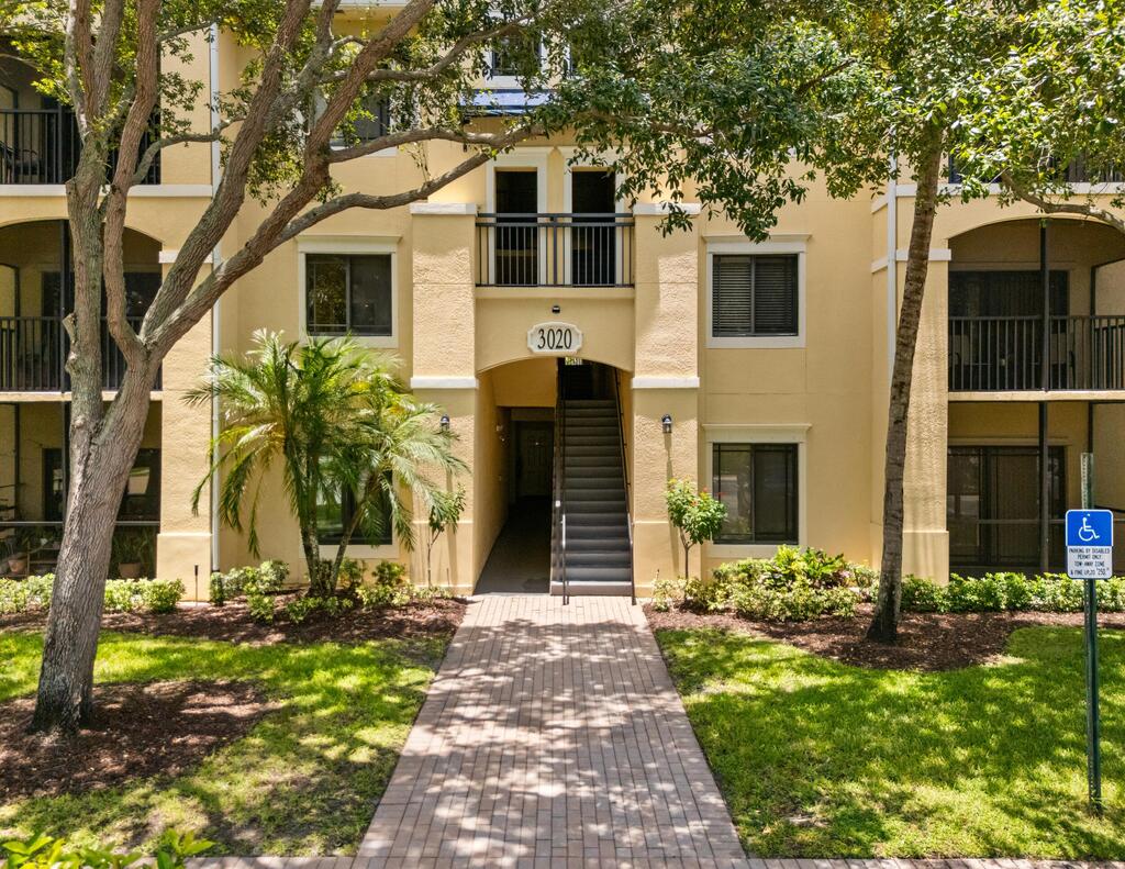 3020 Alcazar Place, Palm Beach Gardens, FL 33410