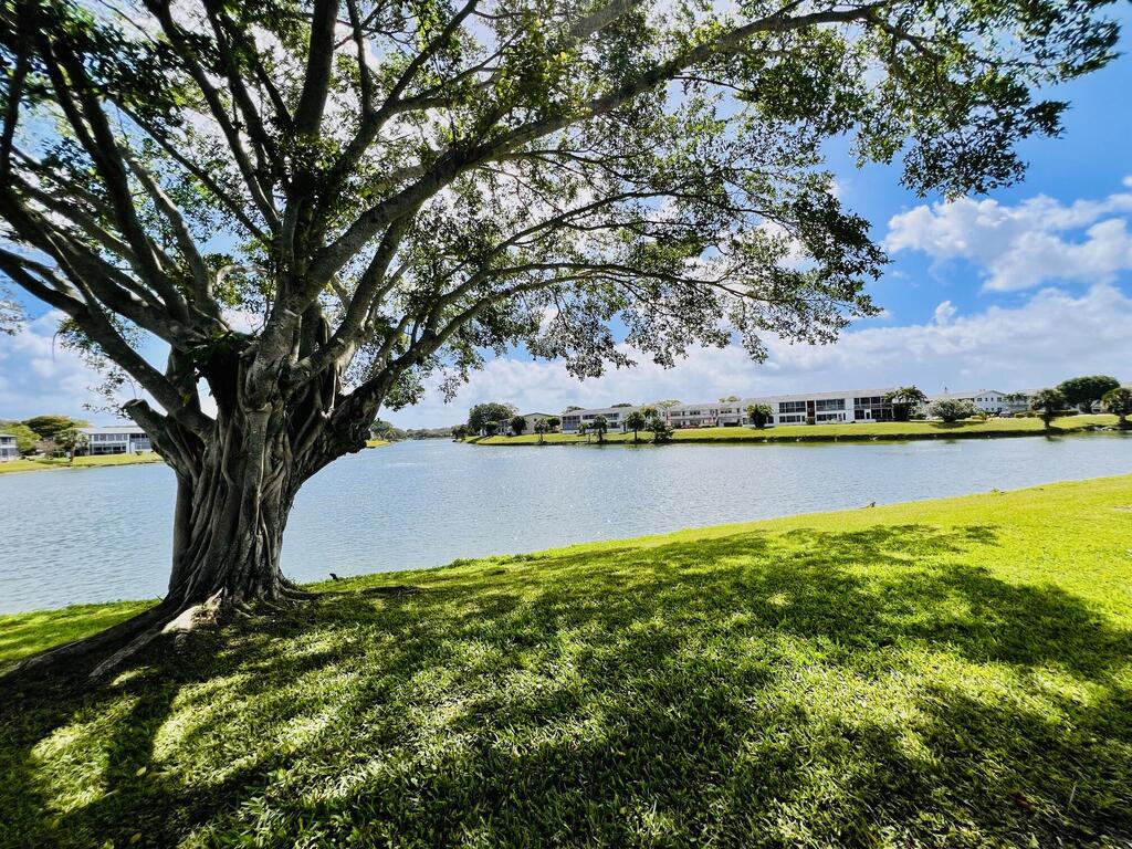 143 Chatham G , West Palm Beach, FL 33417