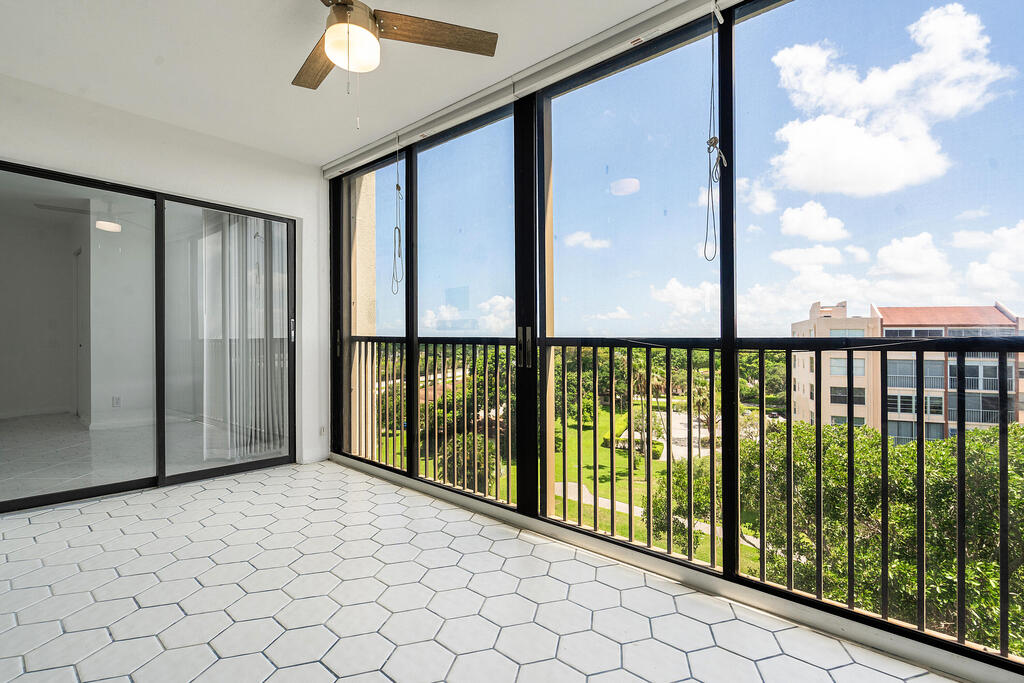 14475 Strathmore Lane, Delray Beach, FL 33446