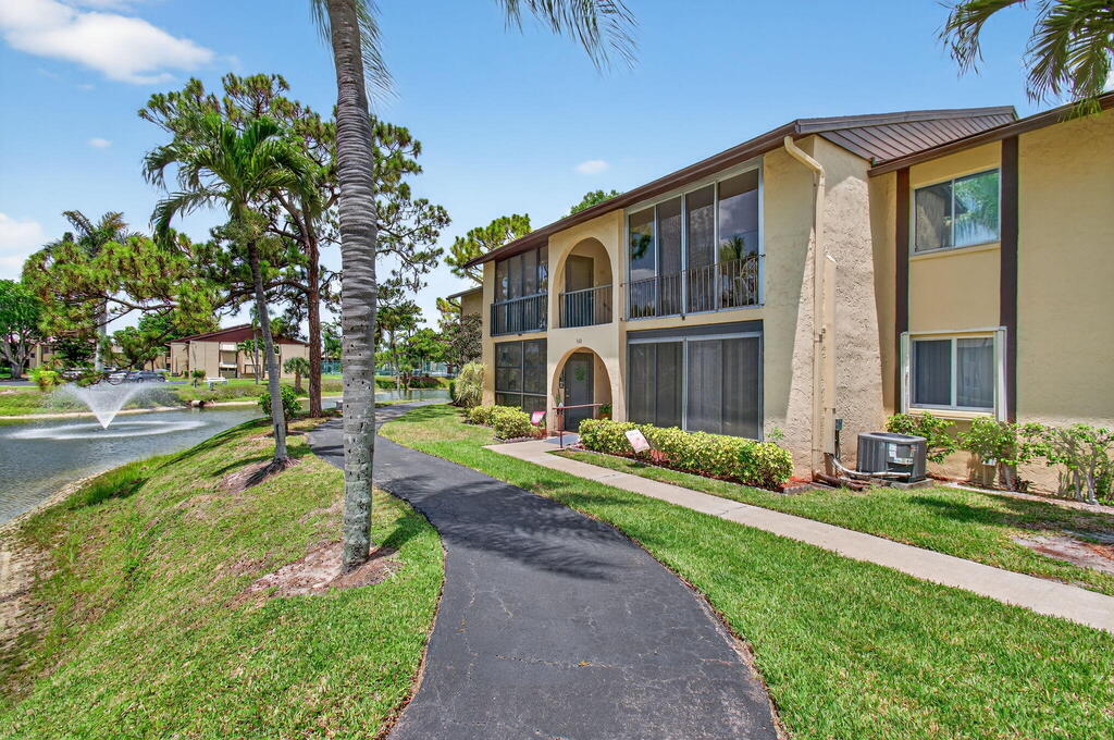 340 Pine Ridge Circle, Greenacres, FL 33463