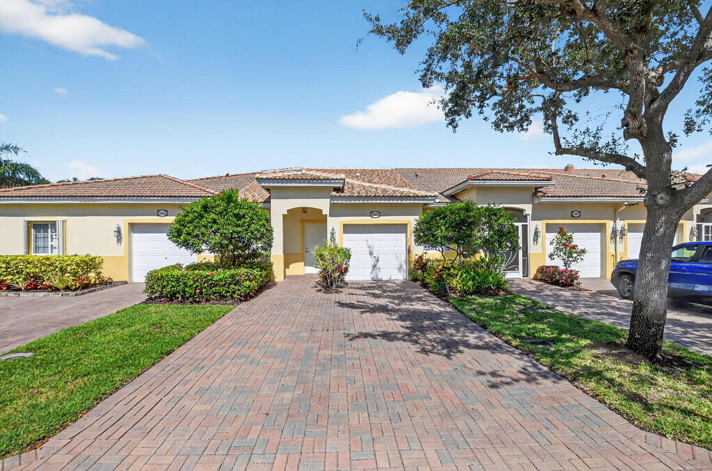2357 Windjammer Way, West Palm Beach, FL 33411