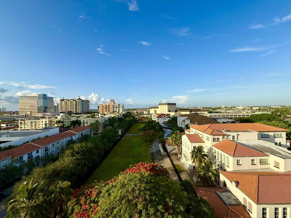 403 Sapodilla Avenue, West Palm Beach, FL 33401