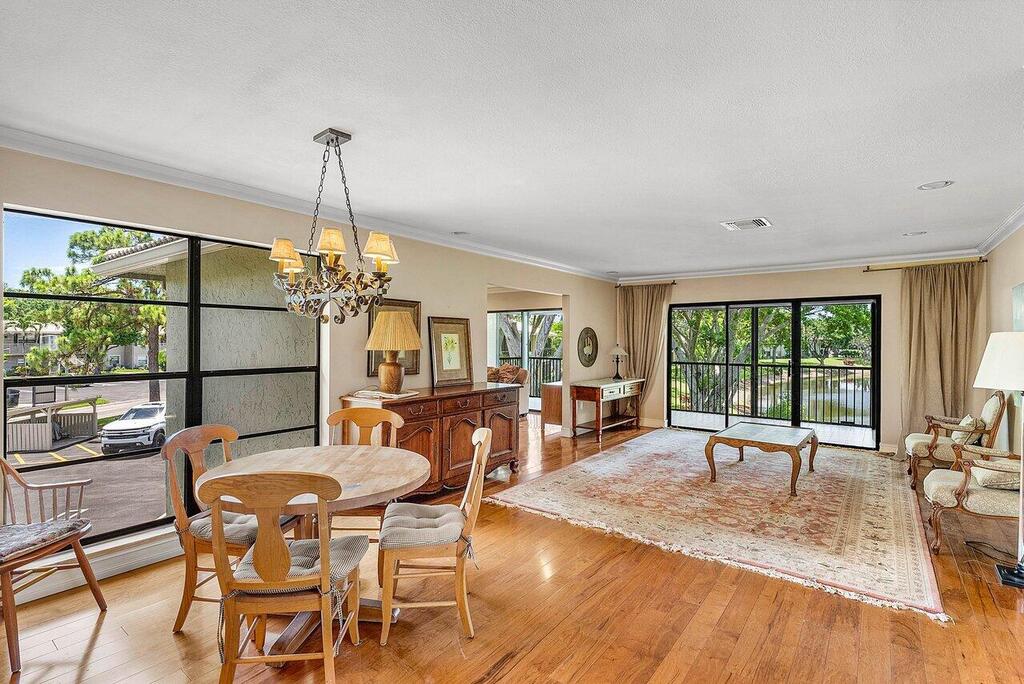 45 Stratford Lane, Boynton Beach, FL 33436