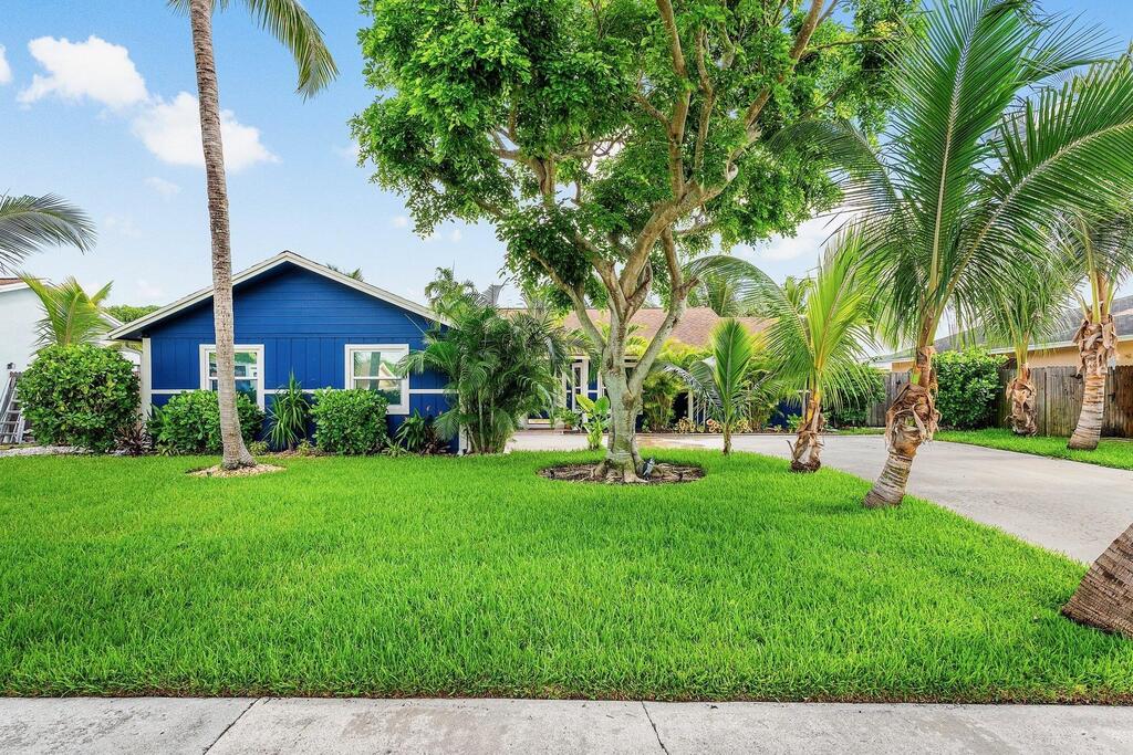 5357 Sandhurst Circle, Lake Worth, FL 33463